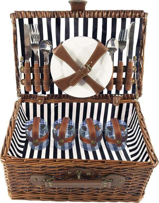 Delightful Picnic Basket for Four
