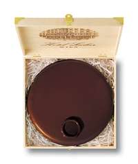 Indulge in Authentic Viennese Sachertorte
